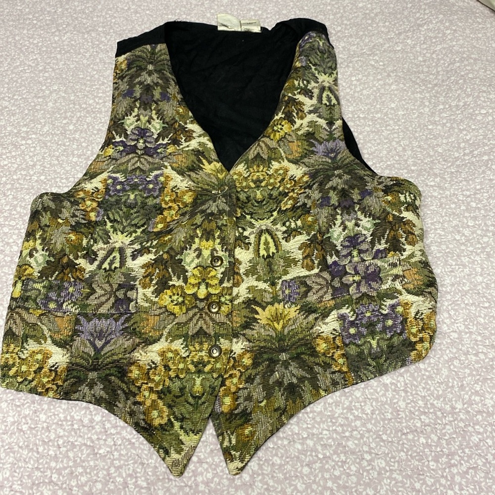 VINTAGE EMBROIDERED VEST SIZE M sudden impact